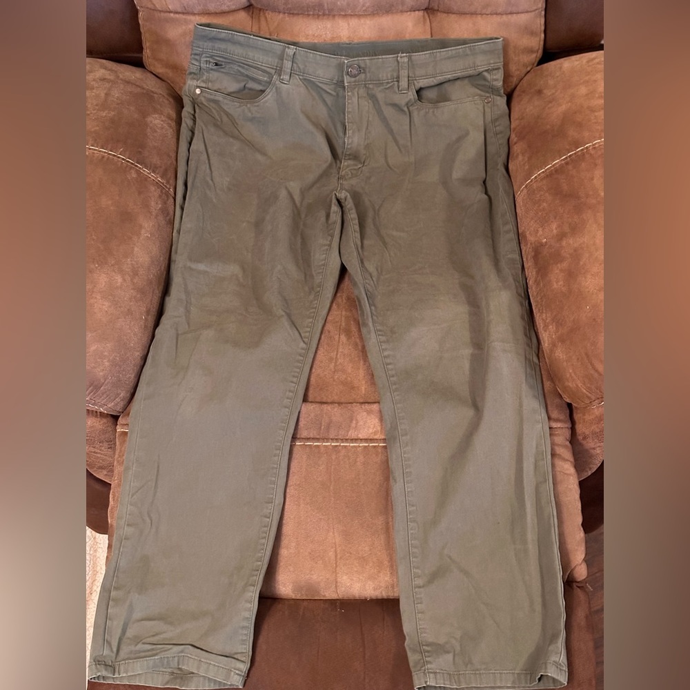 Green English Laundry pants. (38/30)